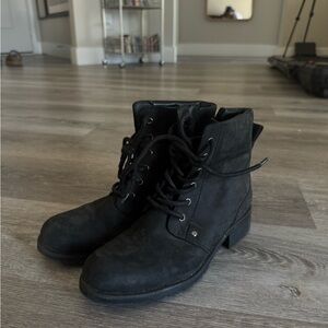 Clarks Women’s Black Combat Boots Size 9.5